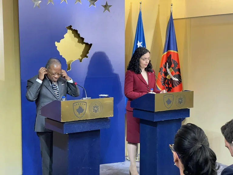 Deklarata e ndihmës sekretarit amerikan pas takimit me Osmanin: Po punojmë për një Kosovë më të mirë dhe më të sigurt