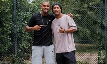Ronaldinho bat Botang, seine Frau anzulügen, um das Nachtleben gemeinsam zu genießen