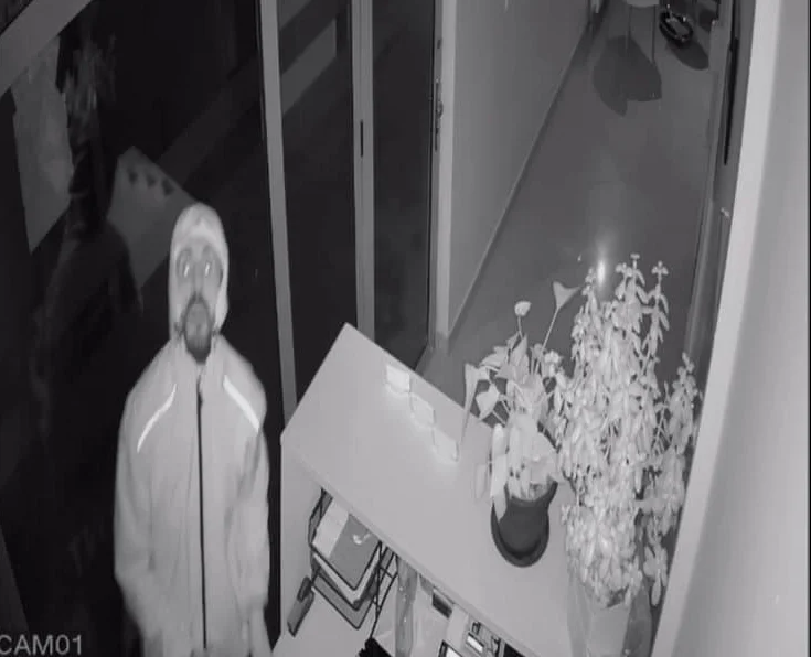Policia kërkon ndihmën e qytetarëve për identifikimin e këtij personi