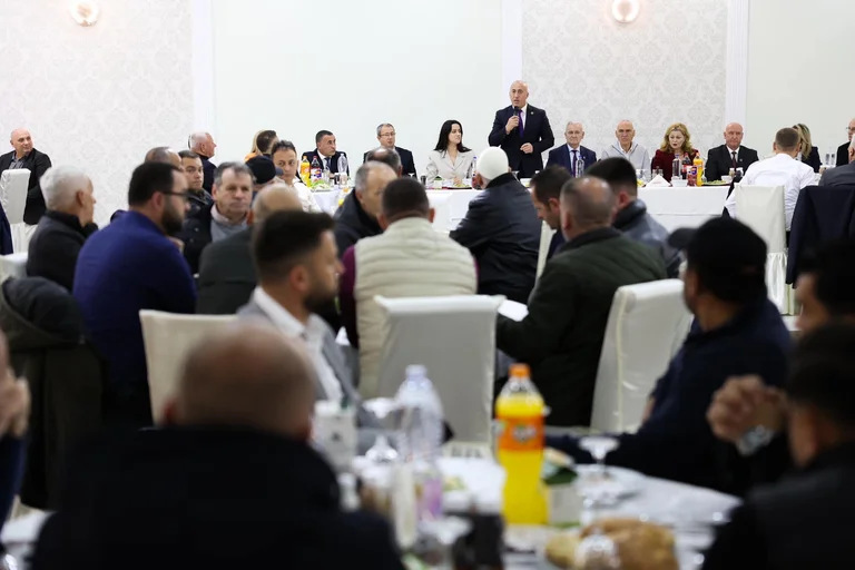 Haradinaj mbledh strukturat e partisë në Klinë: Koalicioni të cilit i prinë Aleanca është kthyer në shpresë për qytetarët