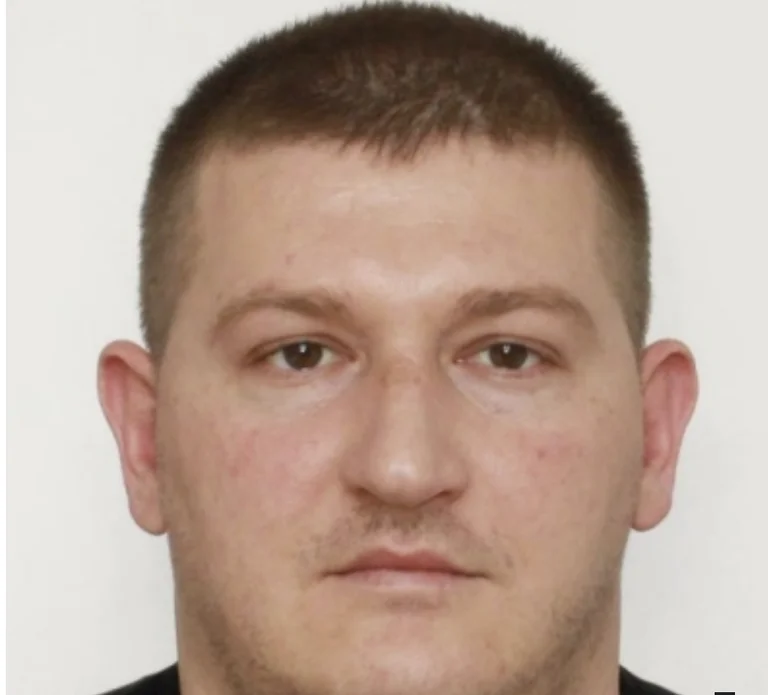 Nëse e shihni këtë person, lajmërojeni policinë