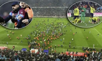 V IDEO: Gewalt, die letzte Nacht im Spiel zwischen Trabzonspor und Fenerbahce gezeigt wurde, reagiert auf den FIFA-Präsident und die türkische Föderation
