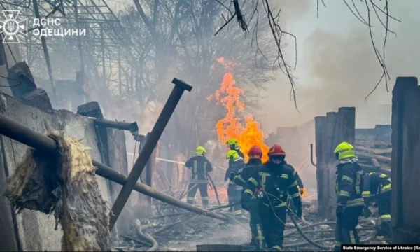 Zelensky zotohet se do t’i kundërpërgjigjet Rusisë për vrasjen e 20 njerëzve në Odesa