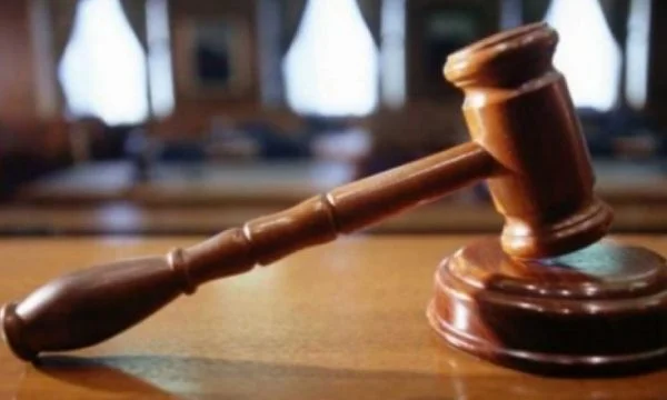 Prizren: Tentuan ta mbysin një person me boks hekuri e thikë, gjykata merr vendim