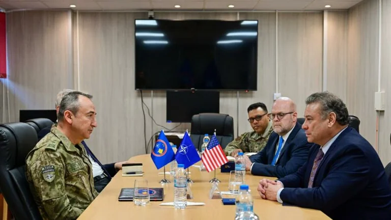KFOR Commander awaits Escobar and Hovenier at the meeting: Speaking of security in Kosovo, region