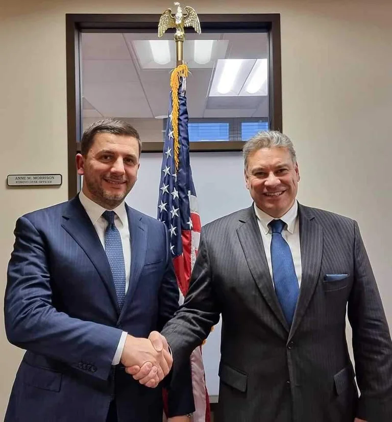 Memli Krasniqi rencontre Gabriel Escobar demain