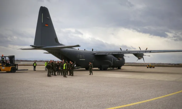 Neue deutsche Soldaten haben gestern in Kosovo gelandet, Rohde: Bereiten Sie sich auf weitere Truppen vor