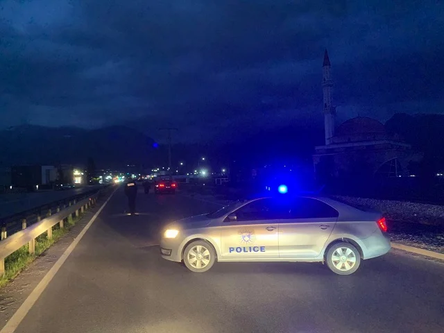 Police call for citizens' help in arresting suspect