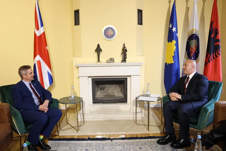Haradinaj fordert neue Unterstützung des britischen Botschafters für die NATO-Mitgliedschaft Kosovos