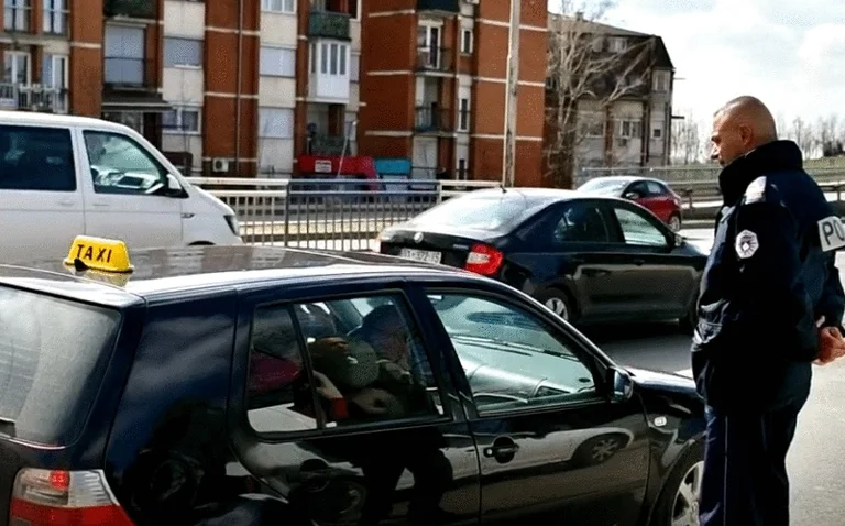 Pristina Ispettorato in Azione ha multato i tassisti illegali