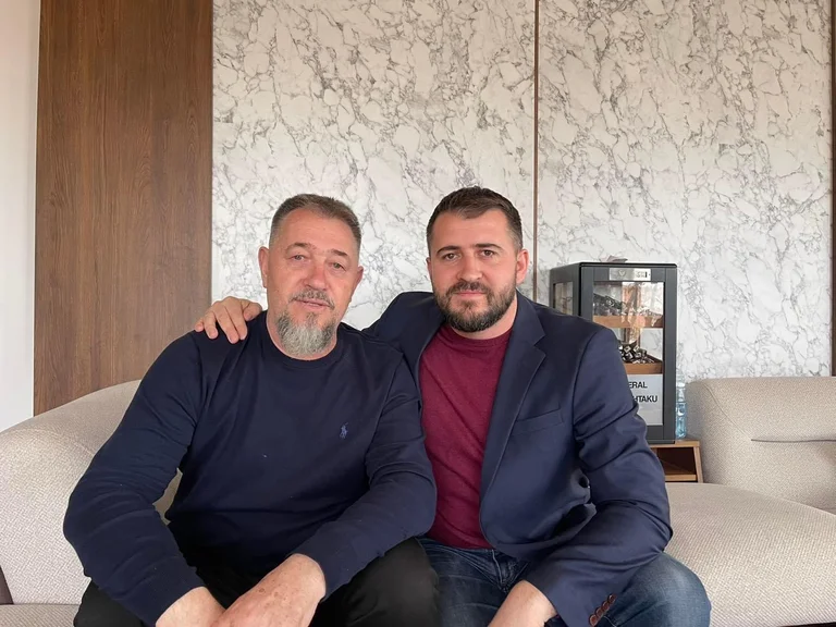 Tout ce que vous avez. ”- Reagon Mergim après Sami Lushtaku a été libéré hier de la base EULEX
