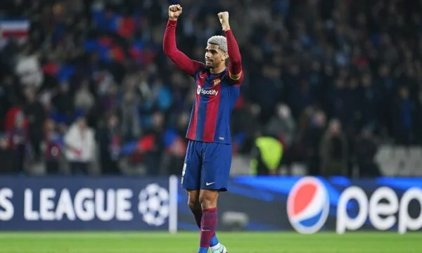 Barcelona starts talks with Arujon on a new contract