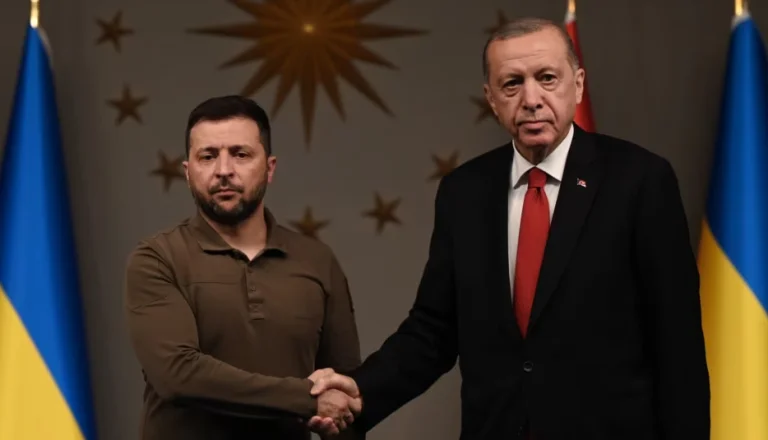 Zelensky visits Turkey for food safety, defence co-operation
