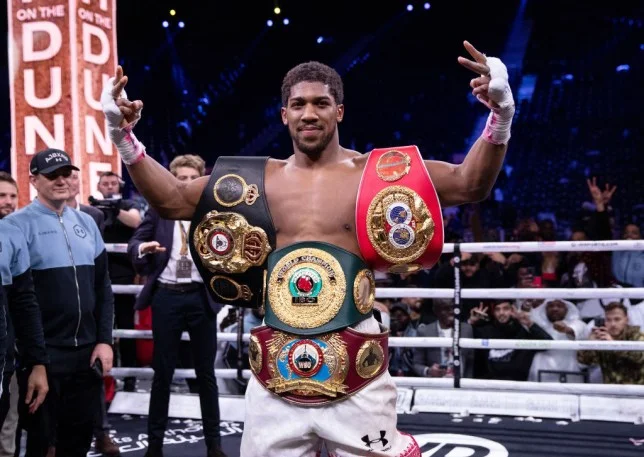 Stasera è la lunga - attesa guerra di boxe, Joshua torna all'anello