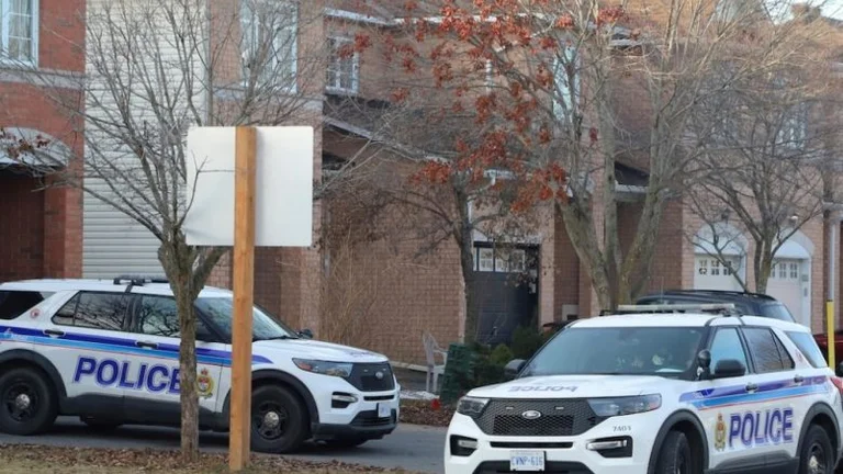 Colpi d'arma da fuoco a Ottawa, sei morti.