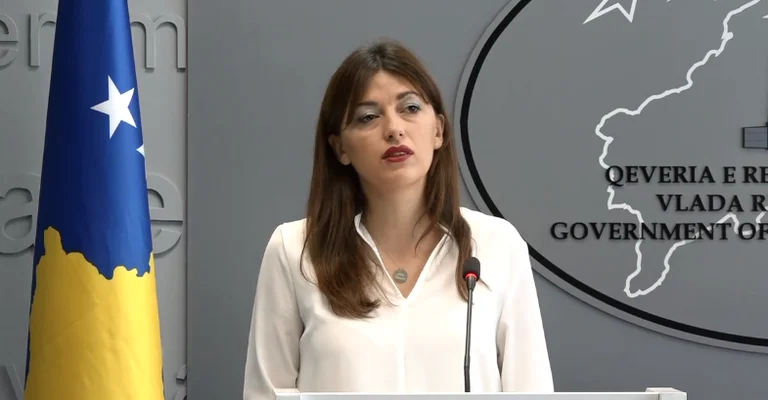 Deputetja e AAK’së kërkon dorëheqjen e ministres Haxhiu pas rastit në QKUK