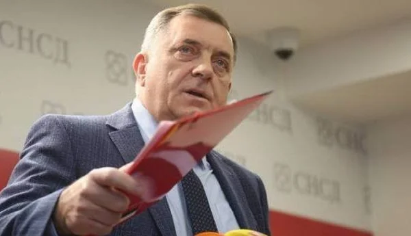 Dodik del para gjykatës për sfidimin e të dërguarit ndërkombëtar Schmidt