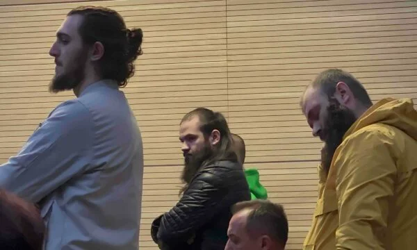 Carico per guidare il terrorismo: vedo il mio futuro come medico, e mi piace essere conosciuto, non come terrorista.