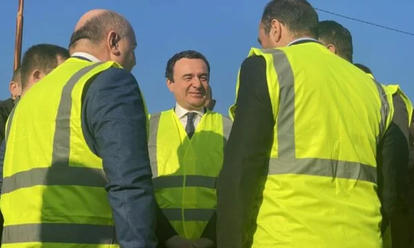 Starting works on Pristina-Mitrovica road, Kurti stings past governments how they did things