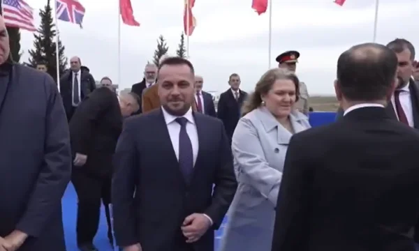 Apertura della base aerea albanese a Kuchova, Ministro Macedonia presente