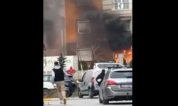 Burn a residence at Matti 1 in Pristina, Police: No one gets hurt.