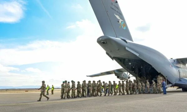 La KFOR annonce l'arrivée au Kosovo d'un contingent de soldats turcs