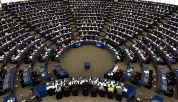 PE: Le manque de succès dans le dialogue Kosovo-Serbie mine la crédibilité de l'UE