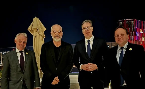 Vuciq publie des photographies du dîner à Tirana- Demain Sommet UE-Balkans occidentaux