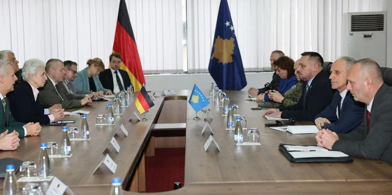 Mazedonische Delegation: Unser Ziel ist die Mitgliedschaft der NATO