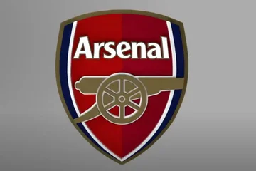 Der ehemalige Arsenal Streiker erstreckt sich auf das Krankenhaus