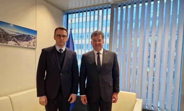 Dinar: Lajcak-Treffen mit serbischer Delegation beginnt