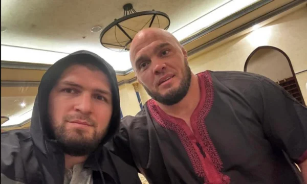 Mon frère, Khabbi, publie des photos avec Ilir Latifi