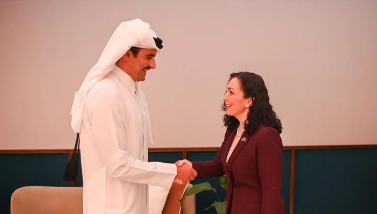 Osmani parla con lo sceicco Tamim Bin Hamad Al Thanin di KLA