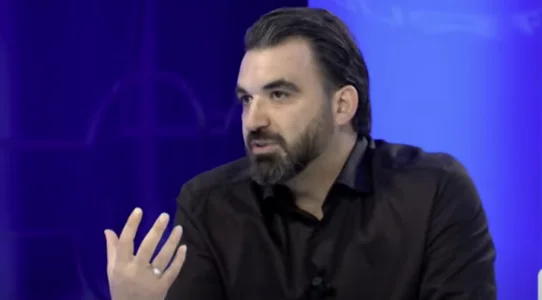 Mehmetaj: Opozita po e deklason Kurtin sot, po duket vijë e qartë se kush është normal e kush jo