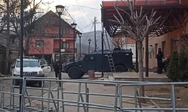 Zvecan Gemeindeziel nach KFORs Abreise, lokale Medien veröffentlichen Bilder
