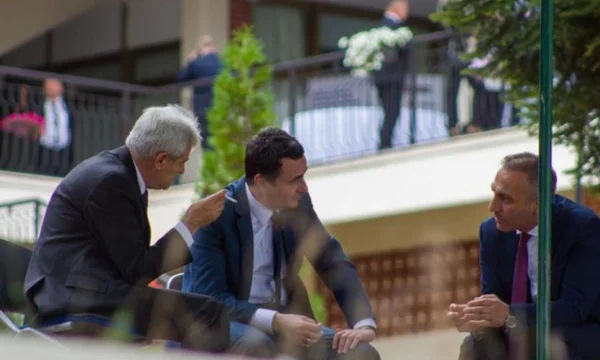 Kurt avec l'opposition, contre DUI Grubi: Il a fait de même dans ses choix passés mais sans succès