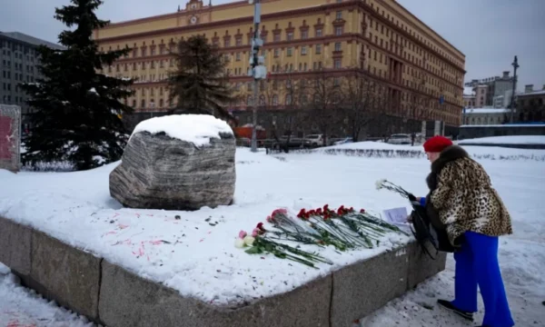 Dix personnes arrêtées en Russie après avoir accueilli Navajo et solidarité avec l'Ukraine