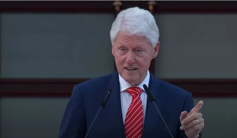 Bill Clinton für den Krieg in der Ukraine: Die Kosten der Untätigkeit wären unkalkulierbar