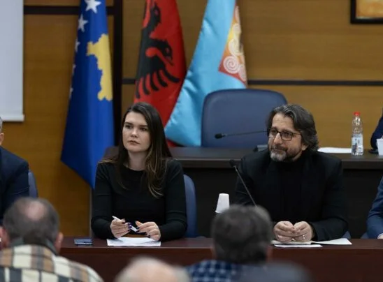 Sahatçiu reagon pas shkarkimit: Prishtina na bashkoi, Badoci na ndau