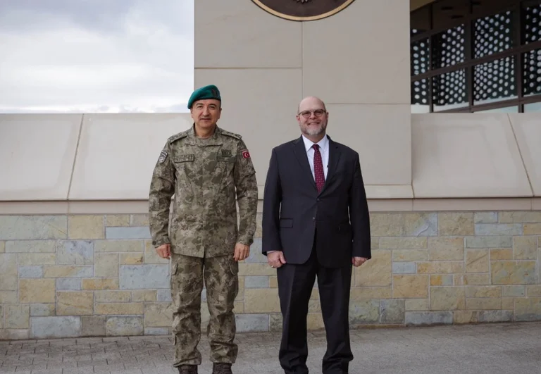 L ' Ambassadeur Havenier : Avec la KFOR, nous renforçons notre engagement en faveur de la sécurité au Kosovo