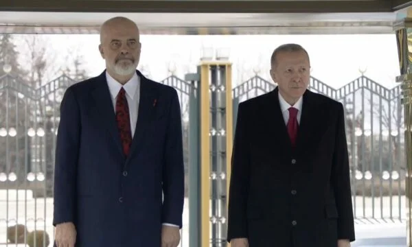 Edi Rama si aspettava alla cerimonia ufficiale di Erdogan
