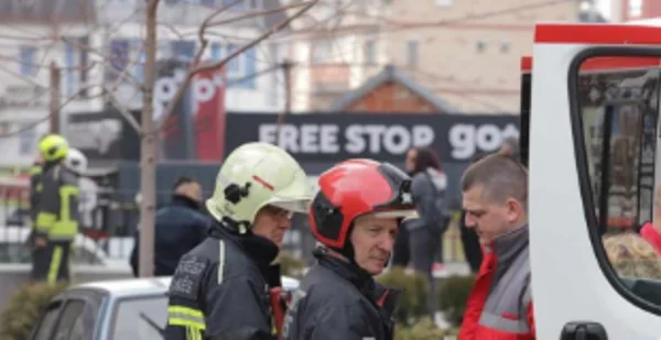 Un pompier blessé lors d'une intervention pour éteindre un incendie dans un hôtel de Pristina