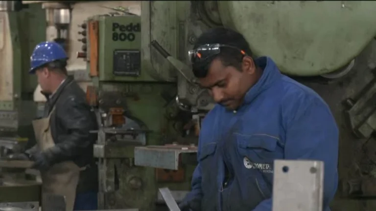 La storia dei lavoratori venuti dal Bangladesh: la vita in Kosovo è molto buona