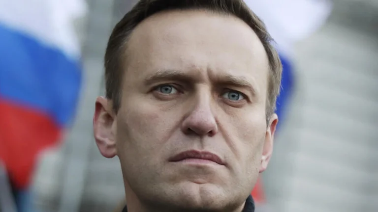 Le politicien d'opposition russe Alexei Navalny meurt, les causes de la mort sont déterminées