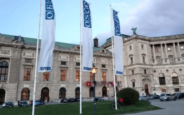 Gli americani da O quartier generale SBE) a Vienna inviano messaggi, Kosovo a dinaro, Serbia a Radojiciqi