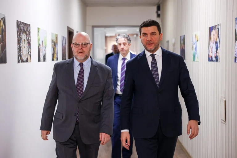 Krasniqi trifft Botschafter Havenier: Rettung der Kosovo-Partnerschaft - US Essential