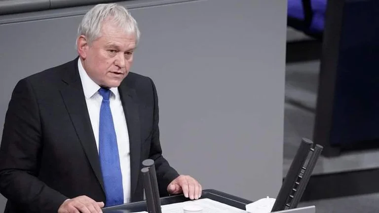 Deputeti gjerman për dinarin: Kosova është nën presion të madh nga BE-ja dhe ShBA-ja