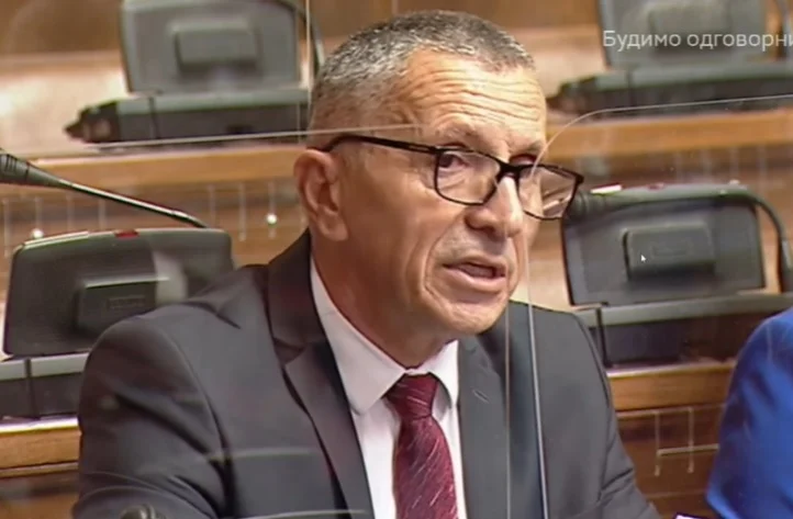 Tashmë edhe zyrtarisht: Shaip Kamberi fiton mandatin e deputetit në parlamentin serb