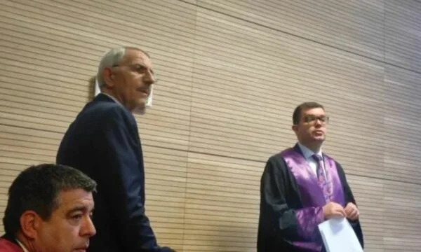 Hamiti: Glauk Konjufca dhe Aida Dërguti e kanë hedhur gazin lotsjellës tinëz
