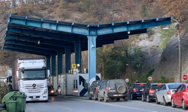 Zëdhënësi i Doganës: Një kompani serbe pyeti në Jarinjë për trasnport dinarësh në Kosovë, i treguam rregulloren e BQK-së
